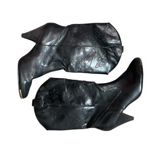 B4- New look - size 7 - black heeled cowboy boots